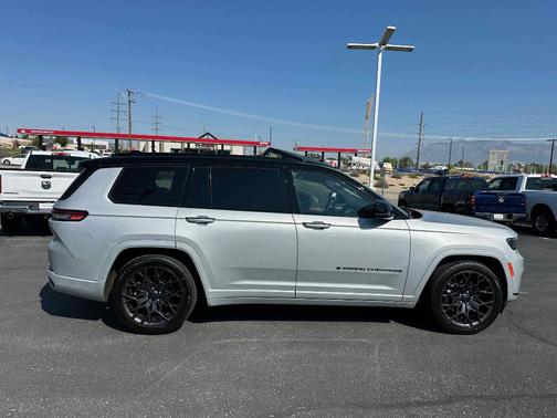 2023 Jeep Grand Cherokee L Summit