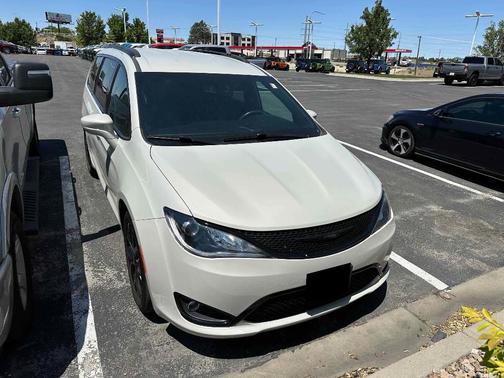 2020 Chrysler Pacifica Touring-L