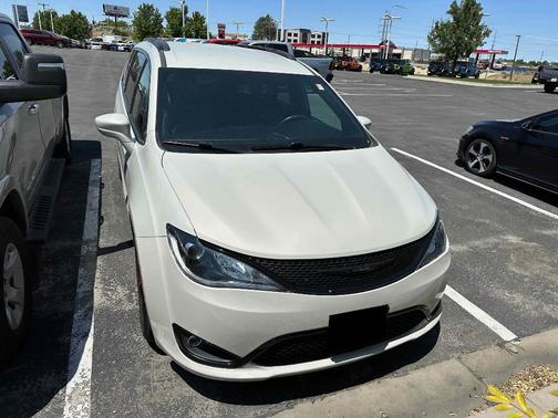 2020 Chrysler Pacifica Touring-L