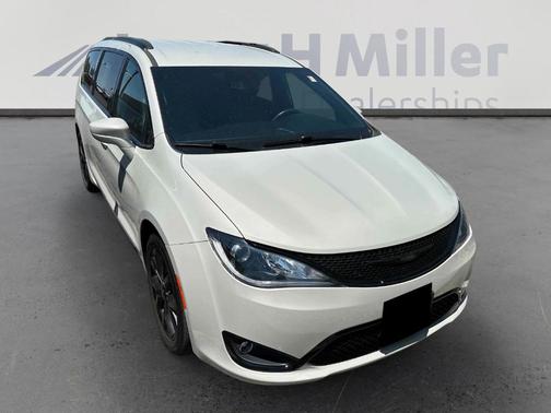 2020 Chrysler Pacifica Touring-L