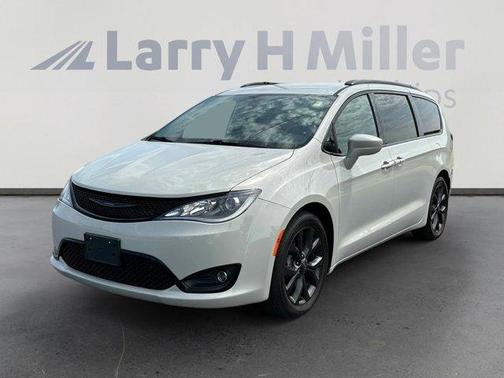 2020 Chrysler Pacifica Touring-L