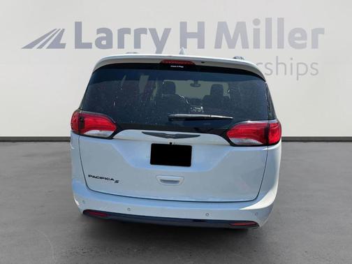2020 Chrysler Pacifica Touring-L