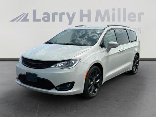 2020 Chrysler Pacifica Touring-L