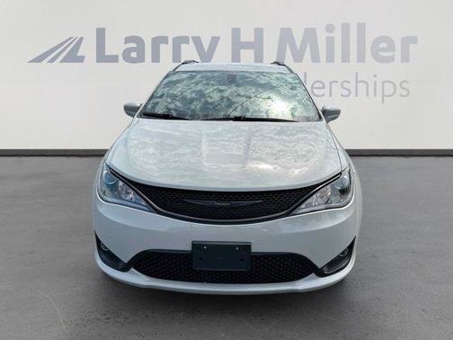 2020 Chrysler Pacifica Touring-L