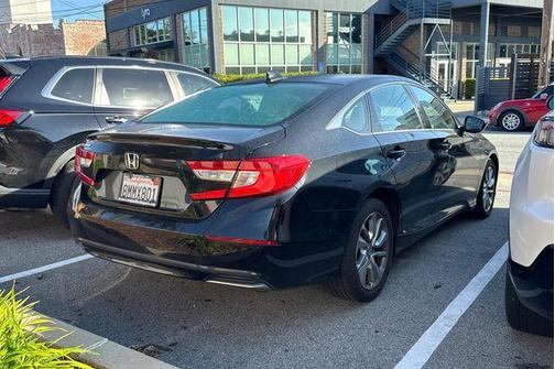 Crystal Black Pearl 2019 Honda Accord LX