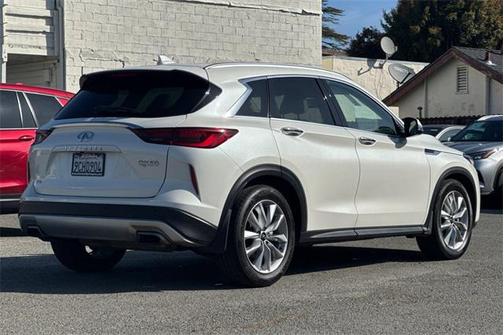 2022 INFINITI QX50 LUXE AWD