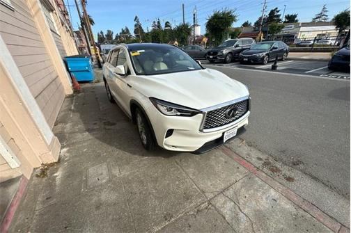 2022 INFINITI QX50 LUXE AWD