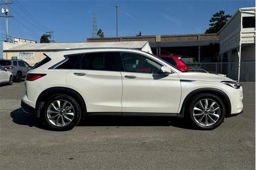 2022 INFINITI QX50 LUXE AWD