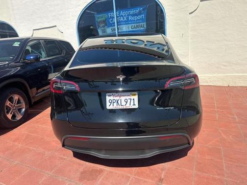 2024 Tesla Model Y Long Range Dual Motor All-Wheel Drive