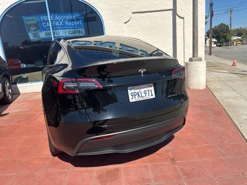 2024 Tesla Model Y Long Range Dual Motor All-Wheel Drive