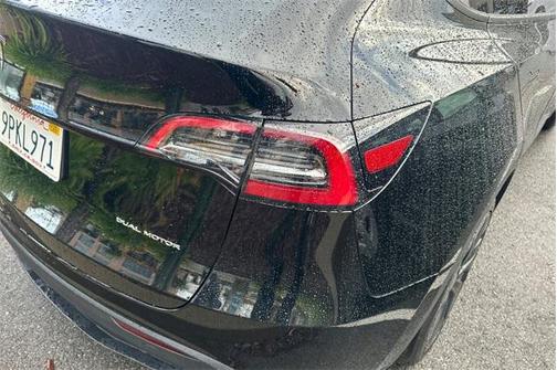 2024 Tesla Model Y Long Range Dual Motor All-Wheel Drive