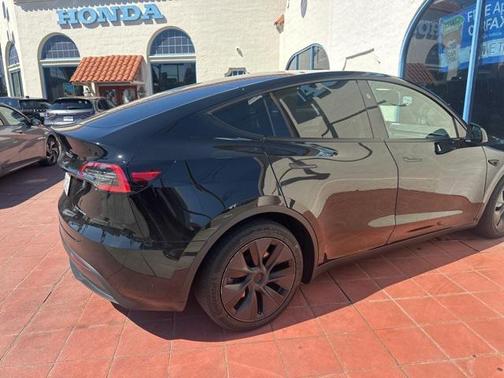 2024 Tesla Model Y Long Range Dual Motor All-Wheel Drive