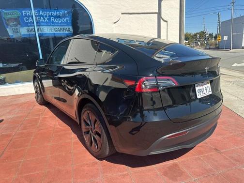 2024 Tesla Model Y Long Range Dual Motor All-Wheel Drive