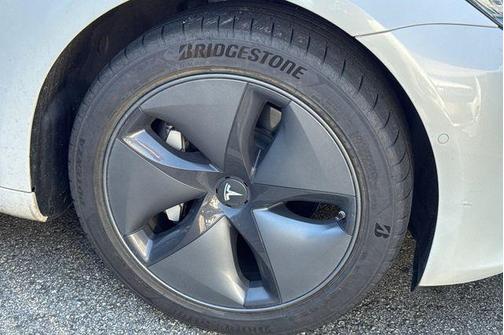 Pearl White Multi-Coat 2019 Tesla Model 3 Standard Range Plus