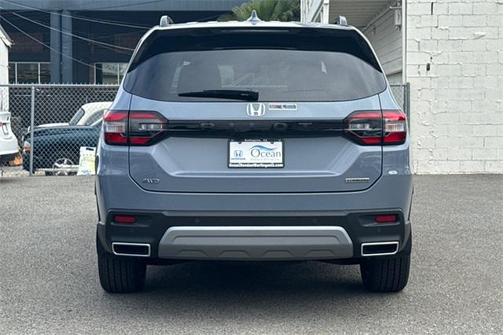 2025 Honda Pilot Touring 8-Passenger
