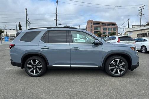 2025 Honda Pilot Touring 8-Passenger