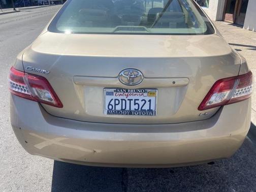2011 Toyota Camry LE