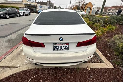 2019 BMW 530 530i