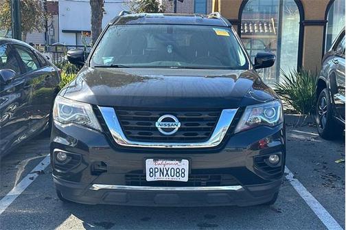 2019 Nissan Pathfinder SV