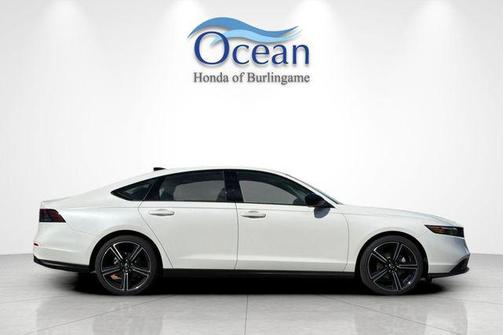 PLATINUM WHT PR 2026 Honda Accord SE