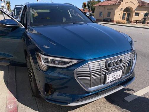 2019 Audi e-tron Premium Plus