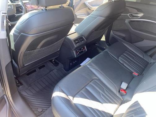 2019 Audi e-tron Premium Plus