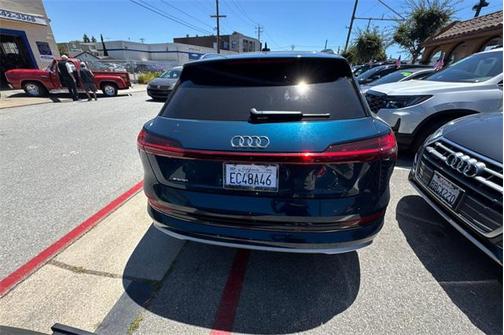 2019 Audi e-tron Premium Plus