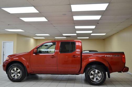 Photo 4 of 32 of 2012 Nissan Frontier Pro-4X