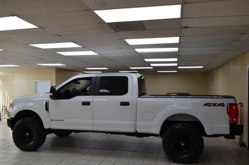 Photo 4 of 32 of 2020 Ford F-250 XL