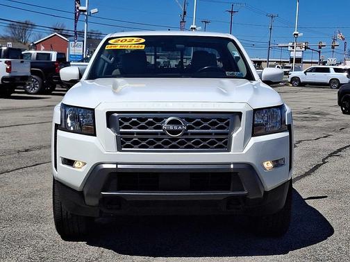 Glacier White 2022 Nissan Frontier SV