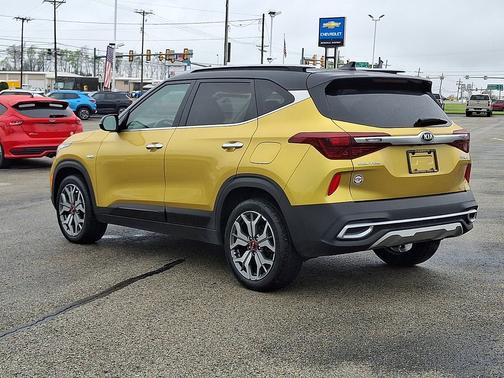Starbright Yellow/Black Roof 2021 Kia Seltos SX DCT AWD
