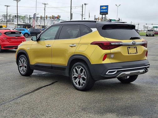 Starbright Yellow/Black Roof 2021 Kia Seltos SX DCT AWD