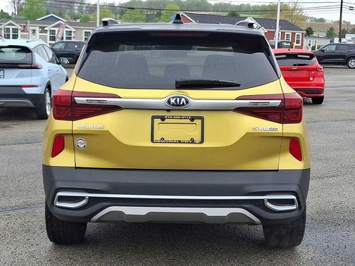 Starbright Yellow/Black Roof 2021 Kia Seltos SX DCT AWD