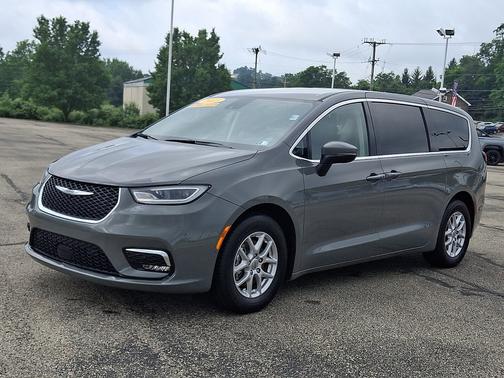 Ceramic Gray Clearcoat 2023 Chrysler Pacifica Touring L FWD