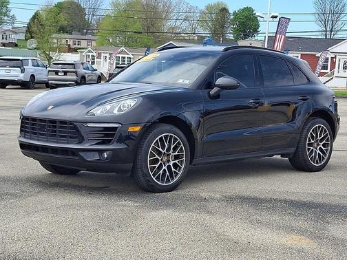 Black 2018 Porsche Macan Macan