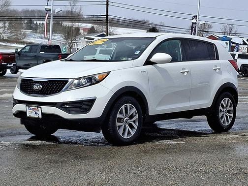 Clear White 2016 Kia Sportage LX