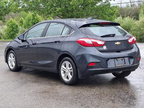 Graphite Metallic 2018 Chevrolet Cruze 4dr HB 1.4L LT w/1SD