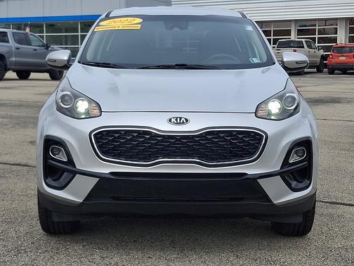 Sparkling Silver 2022 Kia Sportage LX AWD