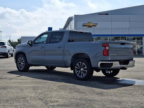 Dark Ash Metallic 2024 Chevrolet Silverado 1500 4WD Crew Cab 147" LT w/2FL