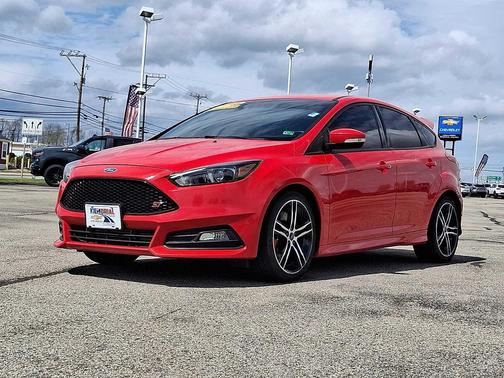 Race Red 2016 Ford Focus ST