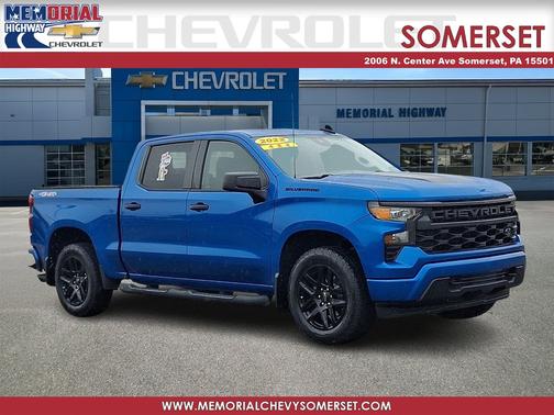 Glacier Blue Metallic 2022 Chevrolet Silverado 1500 4WD Crew Cab 147" Custom