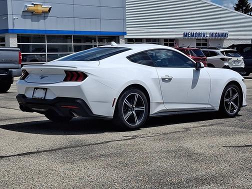Oxford White 2024 Ford Mustang EcoBoost Fastback