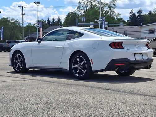 Oxford White 2024 Ford Mustang EcoBoost Fastback