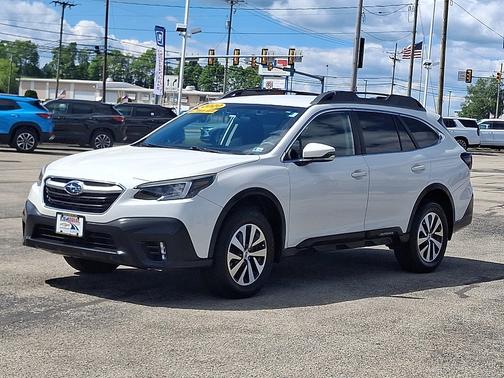 Crystal White Pearl 2020 Subaru Outback Premium CVT