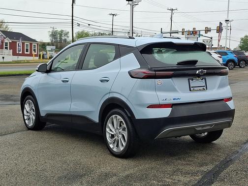 Ice Blue Metallic 2023 Chevrolet Bolt EUV FWD 4dr LT