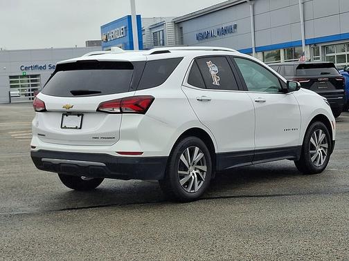 Iridescent Pearl Tricoat 2023 Chevrolet Equinox AWD 4dr Premier