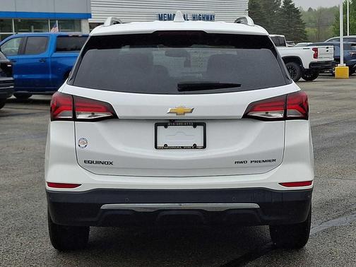 Iridescent Pearl Tricoat 2023 Chevrolet Equinox AWD 4dr Premier