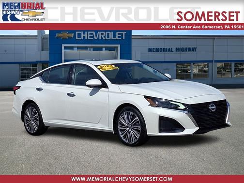 Pearl White Tricoat 2023 Nissan Altima 2.5 SL AWD Sedan