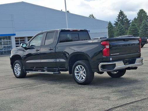 Black 2026 Chevrolet Silverado 1500 4WD Double Cab 147" LT w/1LT