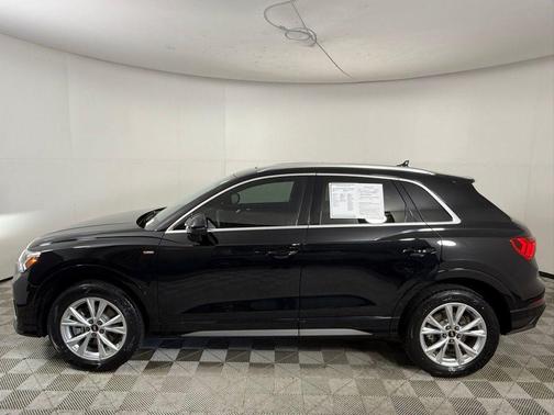 2022 Audi Q3 45 S line Premium
